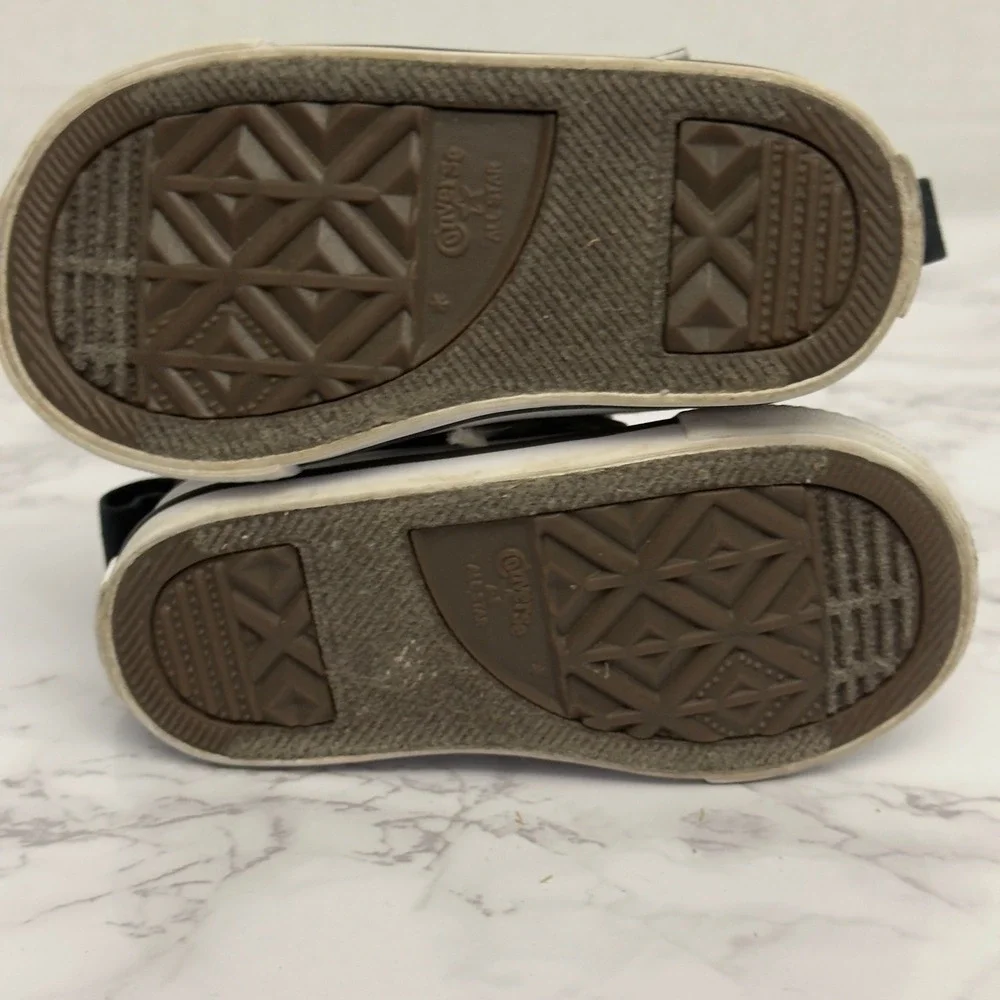Converse Chuck Taylor All Star Hi-Top Sneaker Baby Toddler Size 5‎ Black White